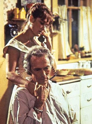 In their "first touch” scene, with Francesca in her new dress, she places her hand on Kincaid’s shoulder as she takes a phone call.