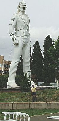 jackson-statue-2a-199.jpg