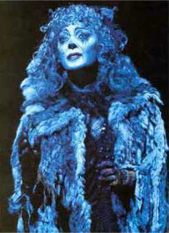 Elaine Paige as the original Grizabella.