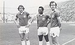 In 1977, New York Cosmos players, from left, Chinaglia, Pele & Beckenbauer.