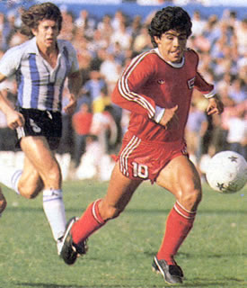 Diego Maradona as a young “juniors” player in 1980.