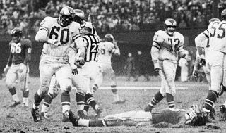 Chuck Bednarik had jumped up after his tackle of Frank Gifford to celebrate the Eagles’ fumble recovery.