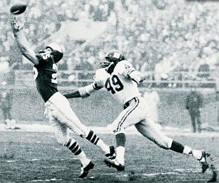 Tommy McDonald, No. 25, of the Philadelphia Eagles, was one of the team's top players in 1960.