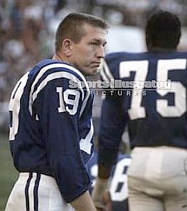 The Colts turned to Johnny Unitas late in Super Bowl III. Sports Illustrated photo. Click for his book.
