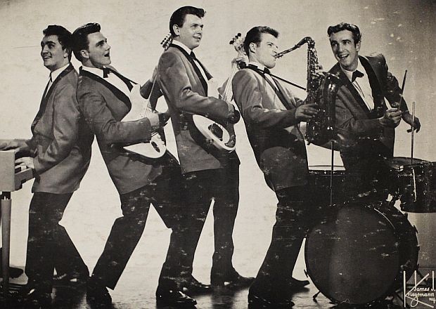 Photo of The Viscounts, circa 1950-1960s, from reverse side of one of their albums.  Members include (not necessarily in order as shown): Larry Vecchio on organ; Bobby Spievak, guitar; Joe Spievak, bass; Harry Haller on tenor sax; and Clark Smith on drums.