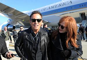 Of his ride on Air Force One with President Obama in Nov 2012, Bruce Springsteen rated the experience as “pretty cool” – here with wife, Patti Scialfa.
