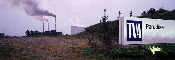 TVA’s Paradise Power
                        Plant, circa 1996, near the former site of the
                        town of Paradise, Kentucky, which in this photo
                        would have sat just beyond the left-hand end of
                        the photo and field of view.