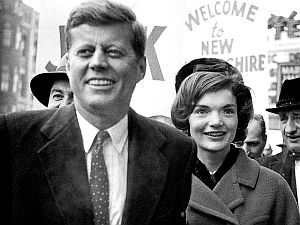 Jan 1960: JFK &  Jackie campaigning in New Hampshire.