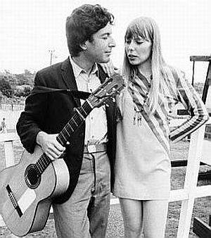At the Newport Folk Festival, Joni Mitchell would meet Leonard Cohen. Photo, David Gahr